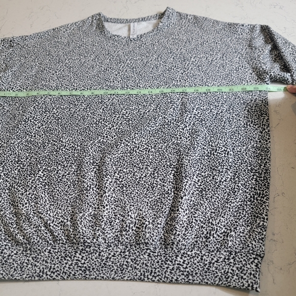 Athleta Studio to Street micro Cheetah animal print sweater size Medium - Picture 13 of 13